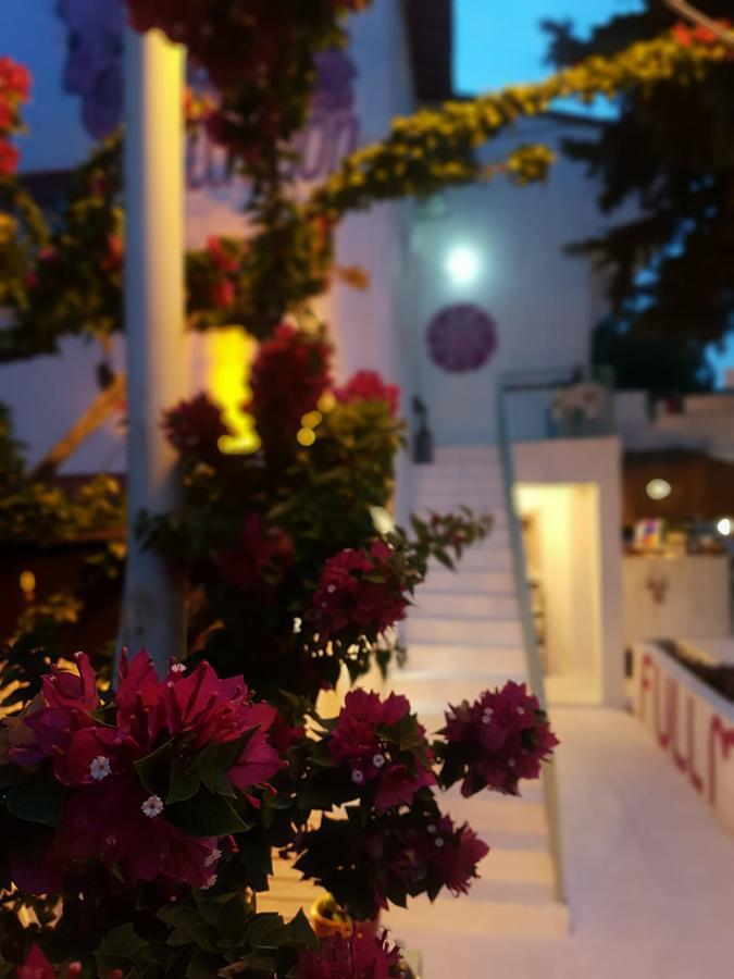 Fullmoon Rooms Cesme Чесме Екстериор снимка